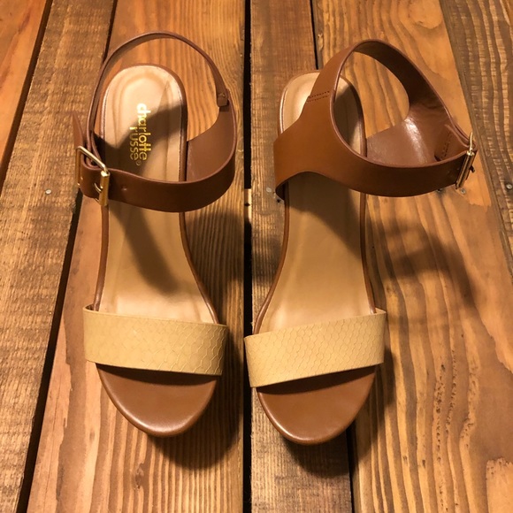 Charlotte Russe size 7 tan wedges - Picture 8 of 12